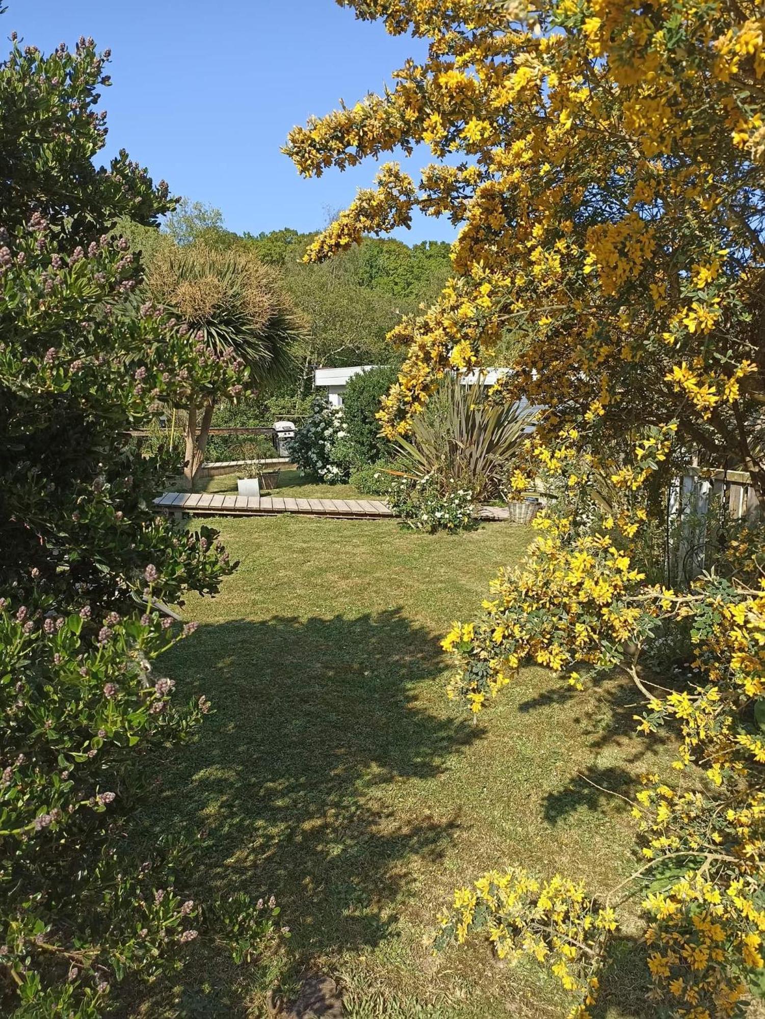 Lodge Avec Vue Sur La Riviere Lannion Exteriör bild