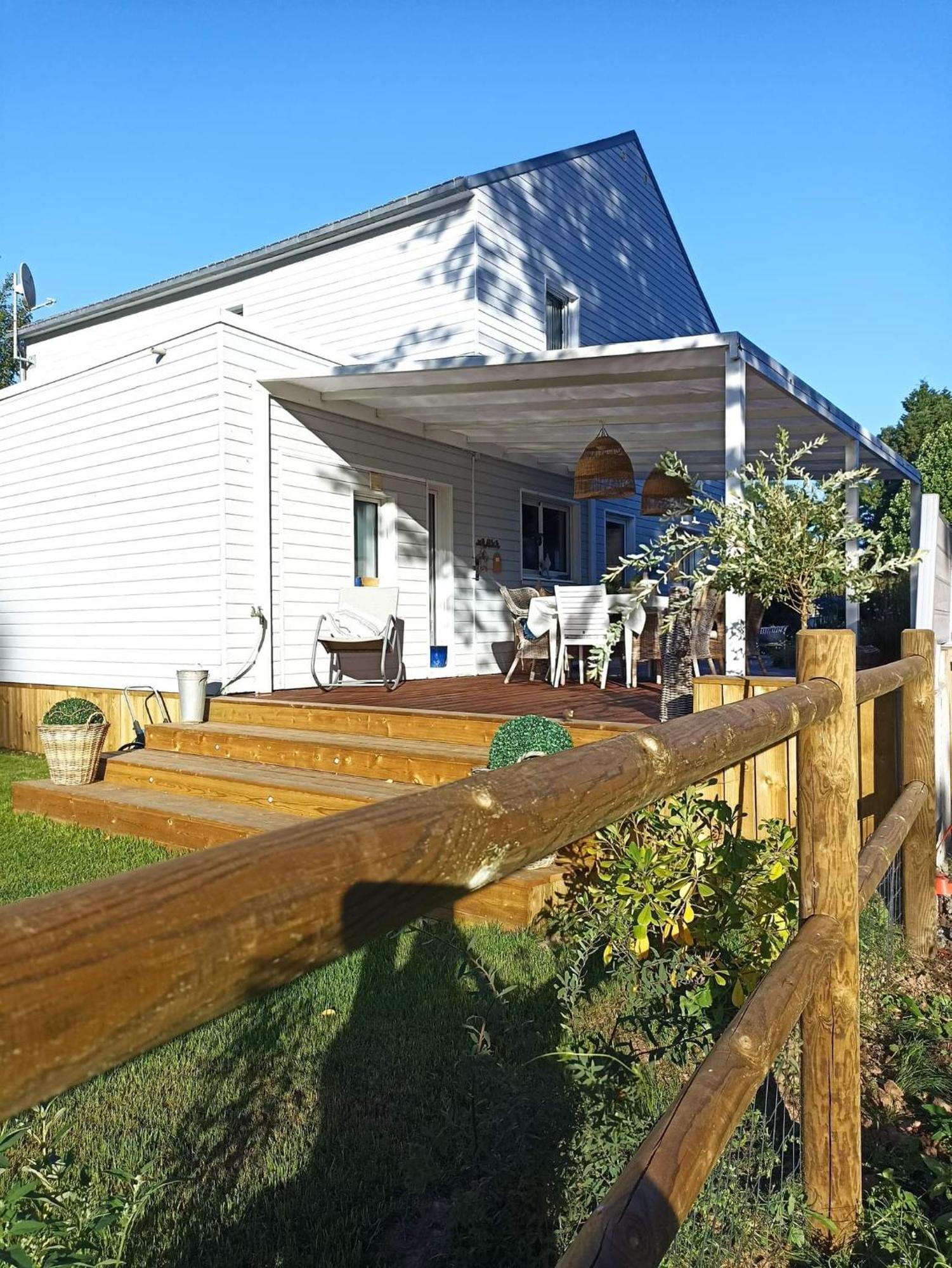 Lodge Avec Vue Sur La Riviere Lannion Exteriör bild